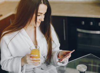 7 Reasons You Need To Drink Apple Cider Vinegar Every Night Before Bed 7 Reasons You Need To Drink Apple Cider Vinegar Every Night Before Bed