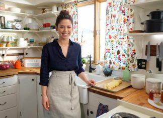 Molly Yeh Net Worth, Food Network, Cookbook, Recipes And More