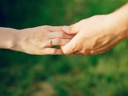 What is a Promise Ring Means From a Boyfriend: From Commitment to Love