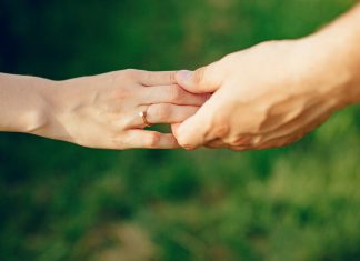 What is a Promise Ring Means From a Boyfriend: From Commitment to Love