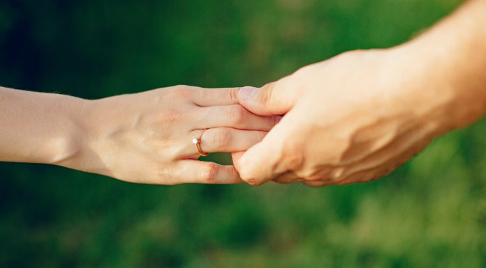 What is a Promise Ring Means From a Boyfriend: From Commitment to Love