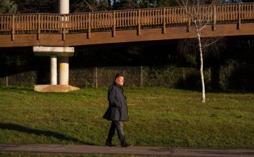 Who Invented Walking? How Humans Learned to Walk on Two Legs who invented walking